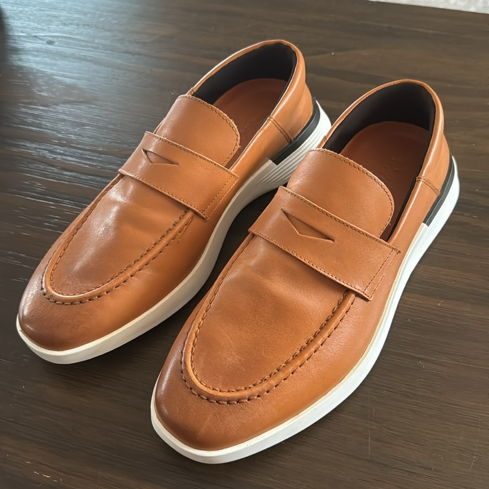 Wolf & Shepherd Crossover loafer
